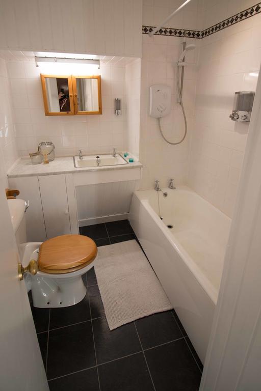 Bright & Airy Two Bed Set In Granite Apartman Aberdeen Kültér fotó